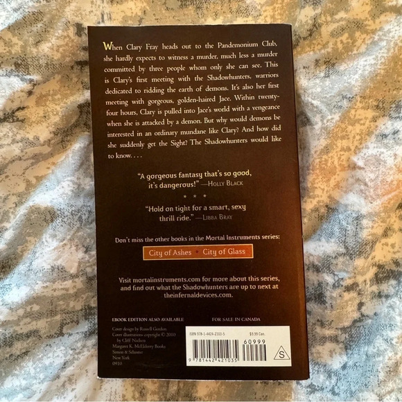 City of Bones (The Mortal Instruments Book 1)  Paperback Book YA Fantasy - Picture 3 of 3
